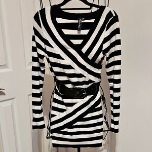 Stripes long sweater with belt‎